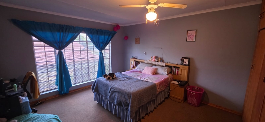 4 Bedroom Property for Sale in Miederpark North West